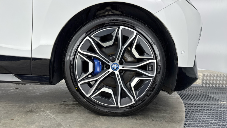 BMW iX 240kW xDrive40 M Sport 76.6kWh 5dr Auto Electric Estate